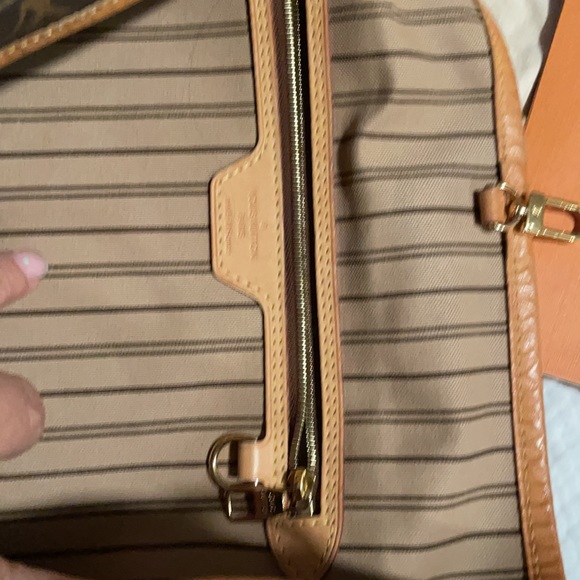 Used but in great condition show signs of wear .. - Picture 11 of 13